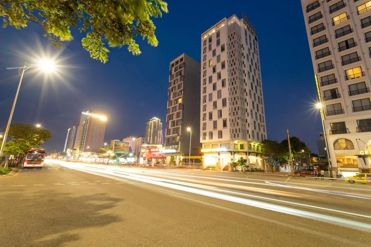 Golden Sun Hotel & Apartment 岘港 4*,