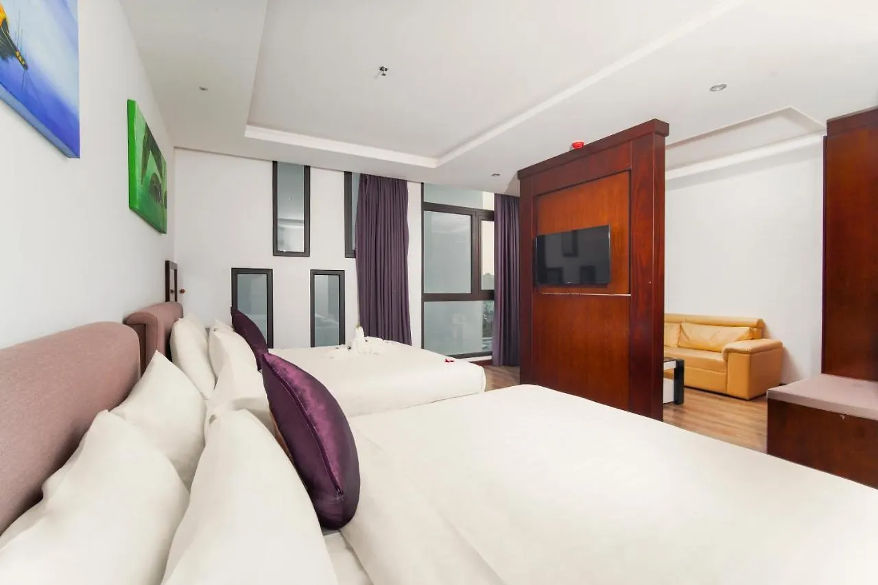 Golden Sun Hotel & Apartment 岘港 4*,